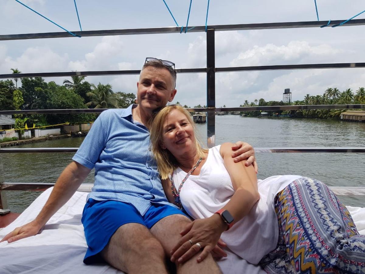 Отель Vaishnav Tours Alappuzha Экстерьер фото